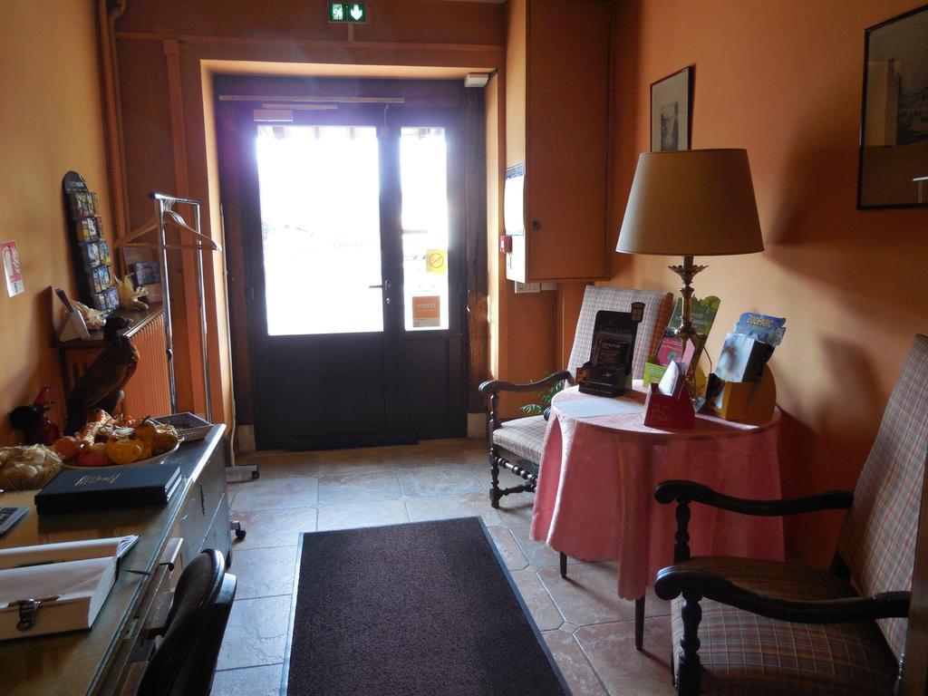 Hôtel le Lion d'Or Salbris Exterior foto